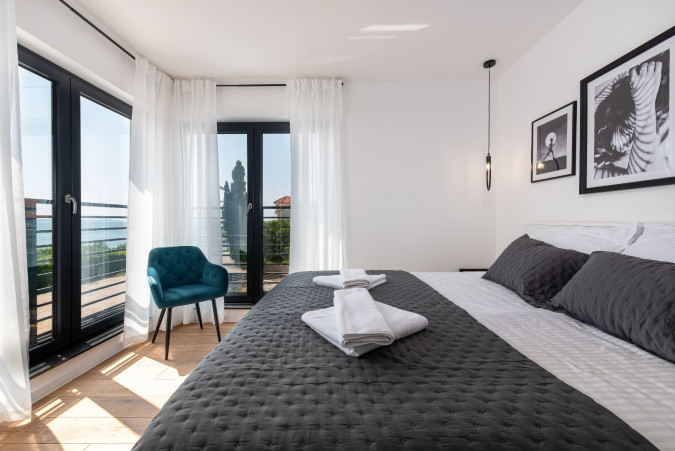 Villa Olivia with a heated pool and jacuzzi, Zaton, Dalmatia, Croatia Zaton